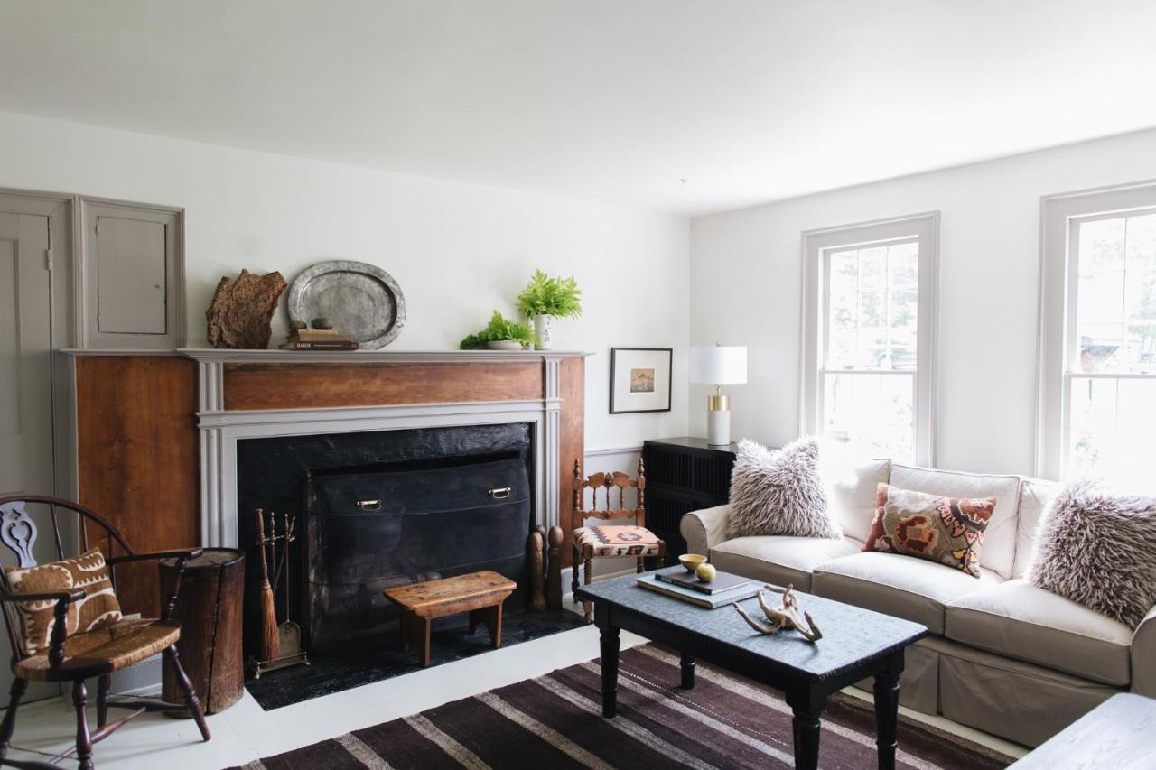  | Squire Tarbox Inn