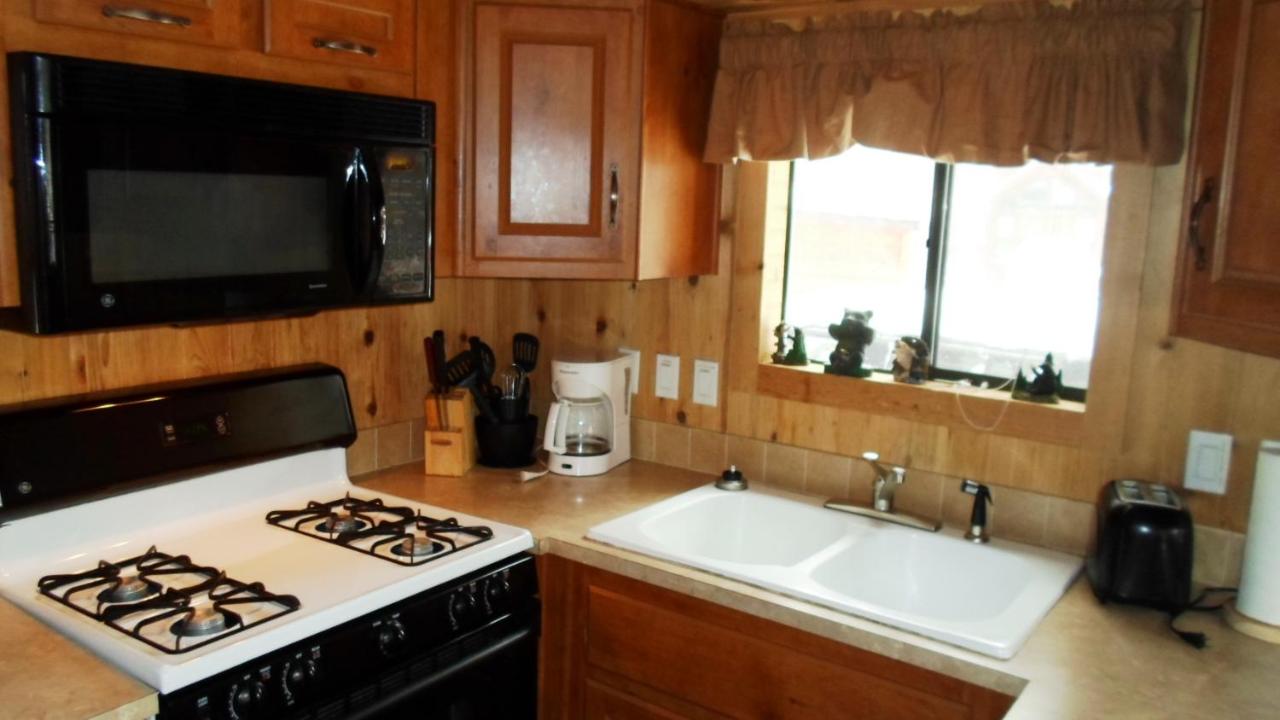 | Cedar Pines Resort