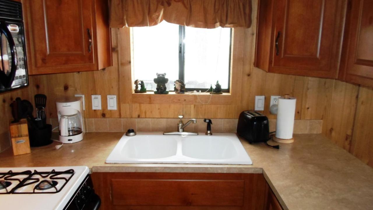 | Cedar Pines Resort