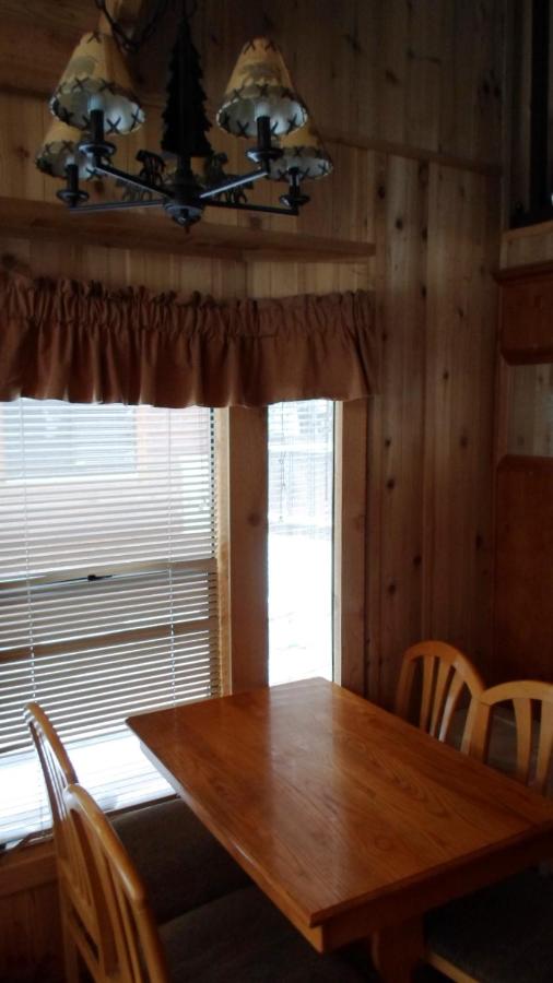 | Cedar Pines Resort