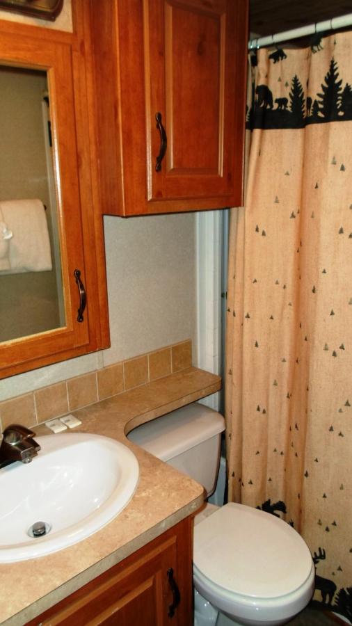 | Cedar Pines Resort
