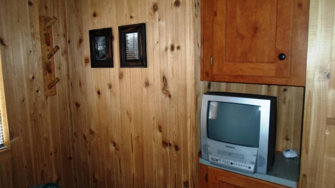  | Cedar Pines Resort