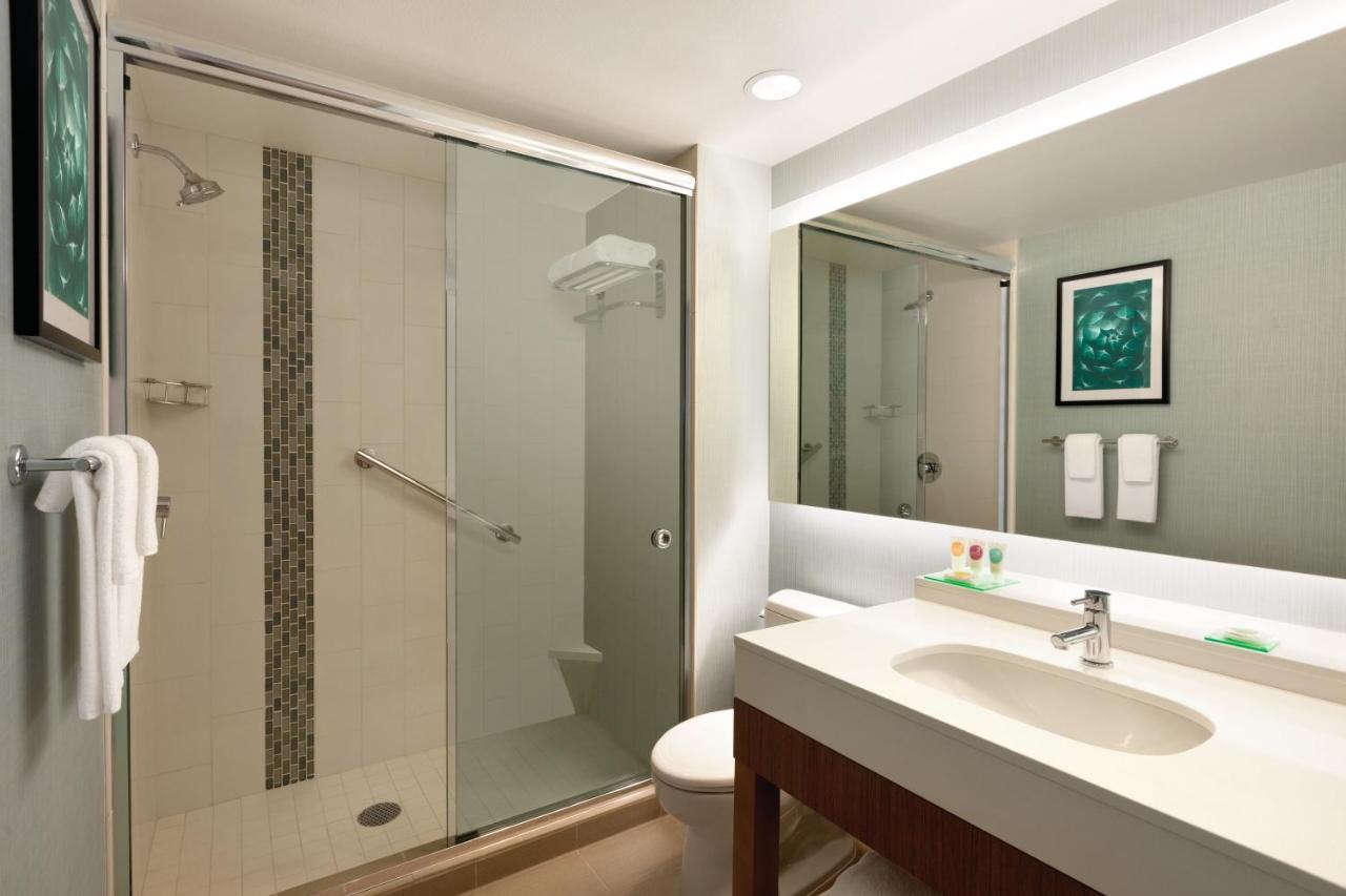 Deluxe King Room at Hyatt Place Page Lake Powell