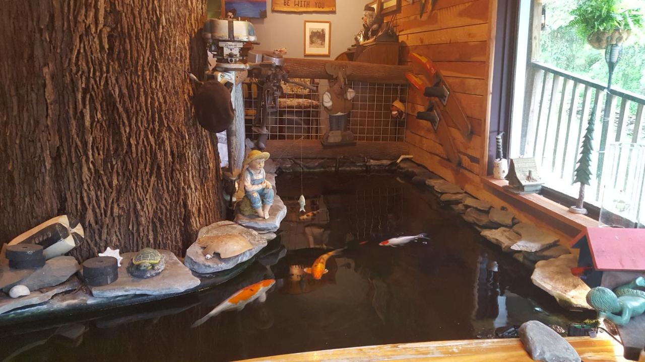 | Whisperin' Pines Chalet