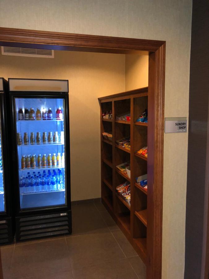 | Countryview Inn & Suites