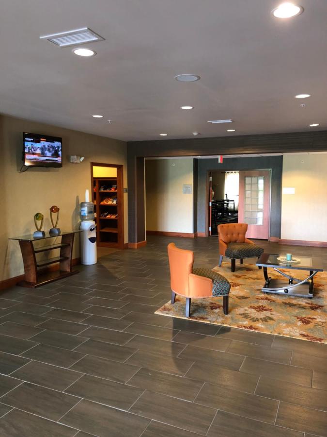 | Countryview Inn & Suites