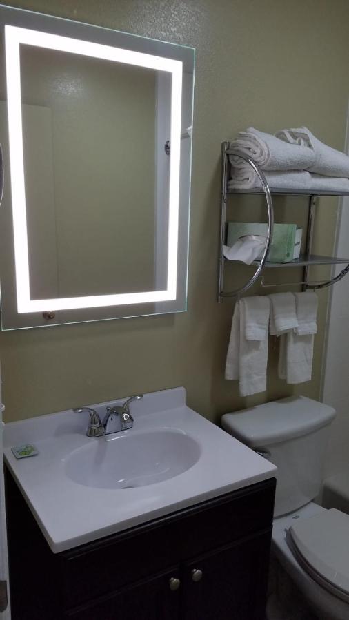 | DuPont Suites - Louisville - St. Matthews