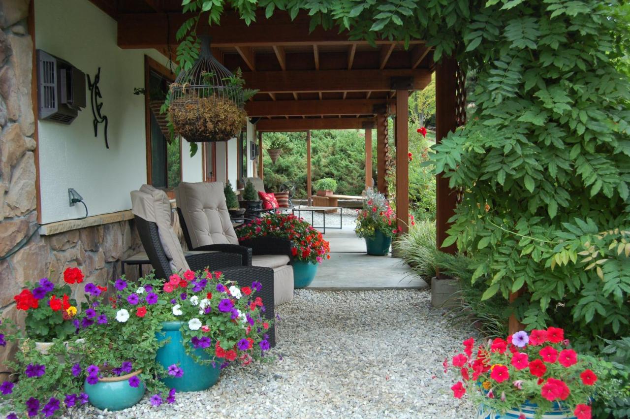  | Fox Den Bed & Breakfast