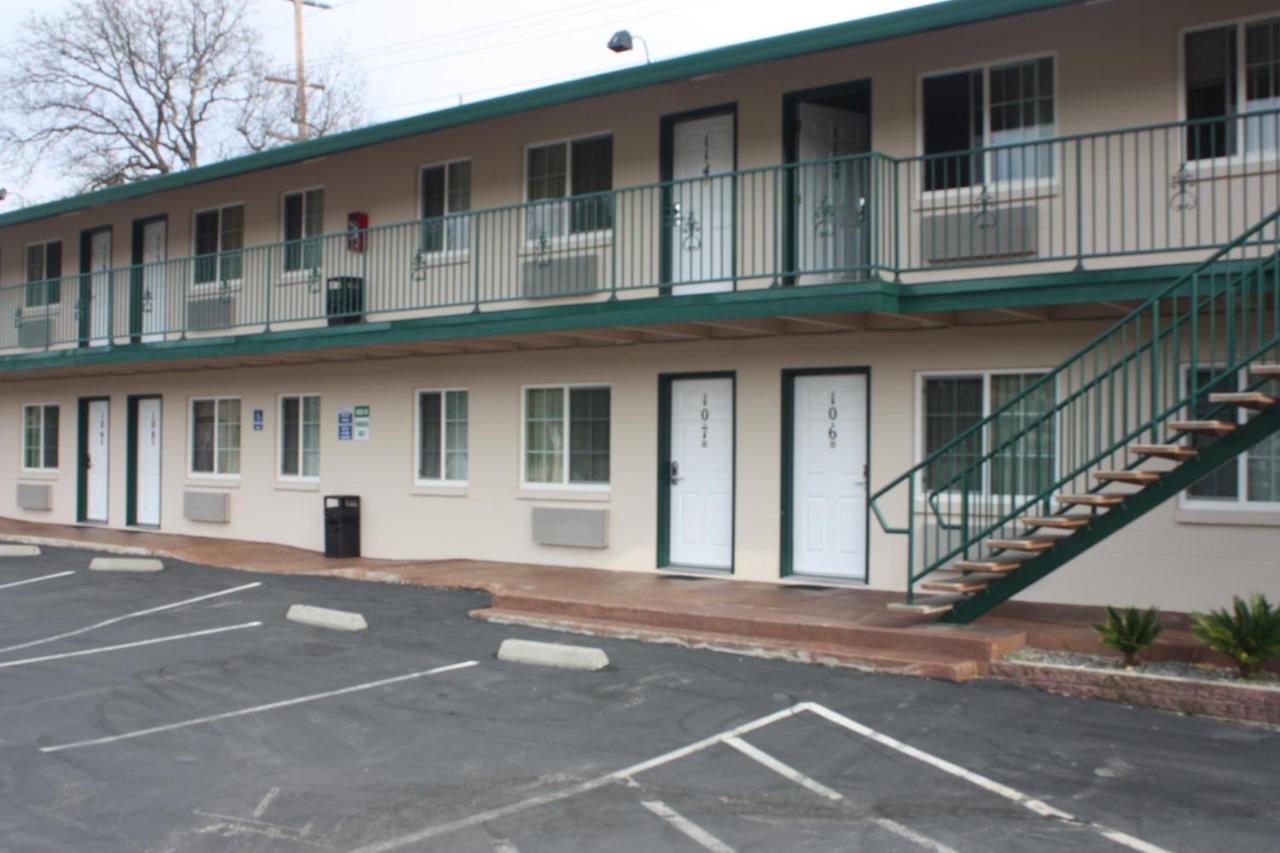 | Value Inn & Suites