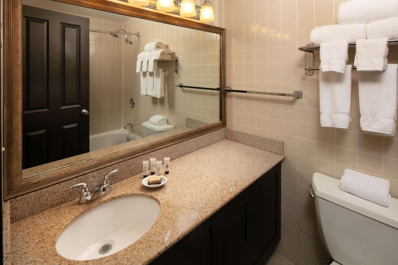 Double Room - Disability Access at Red Lion Hotel Bellevue