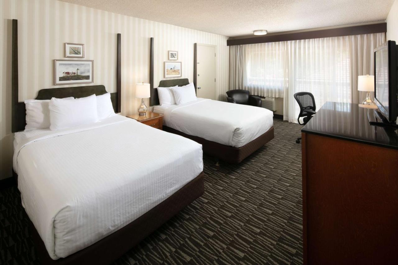 Double Room - Disability Access at Red Lion Hotel Bellevue