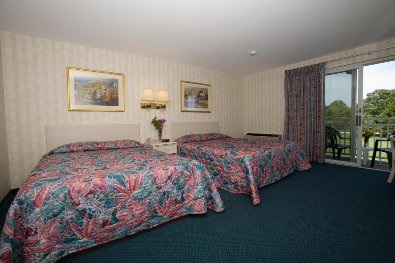 | Winnapaug Inn
