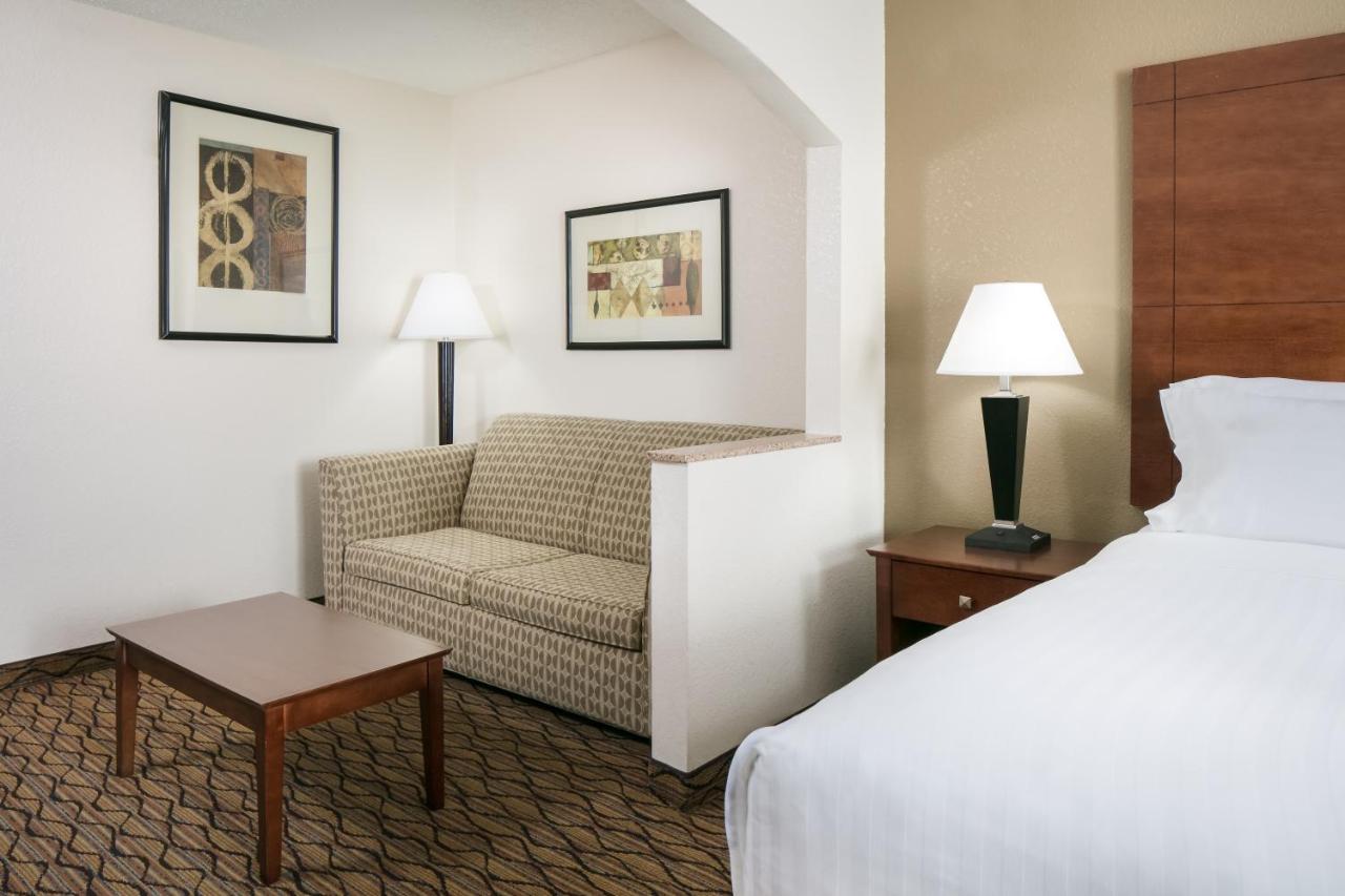  | Holiday Inn Express & Suites Clinton, an IHG Hotel