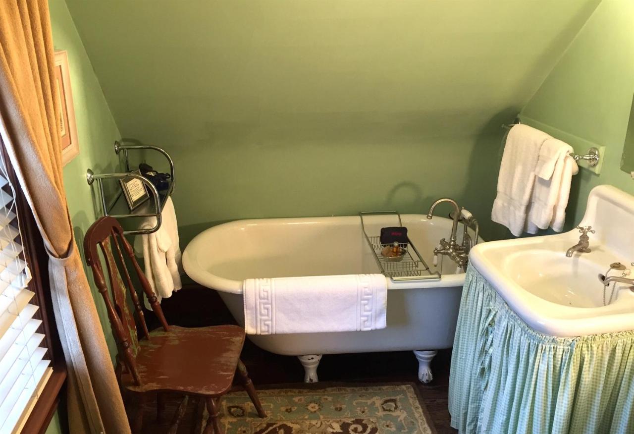 | The Lancaster Bed and Breakfast