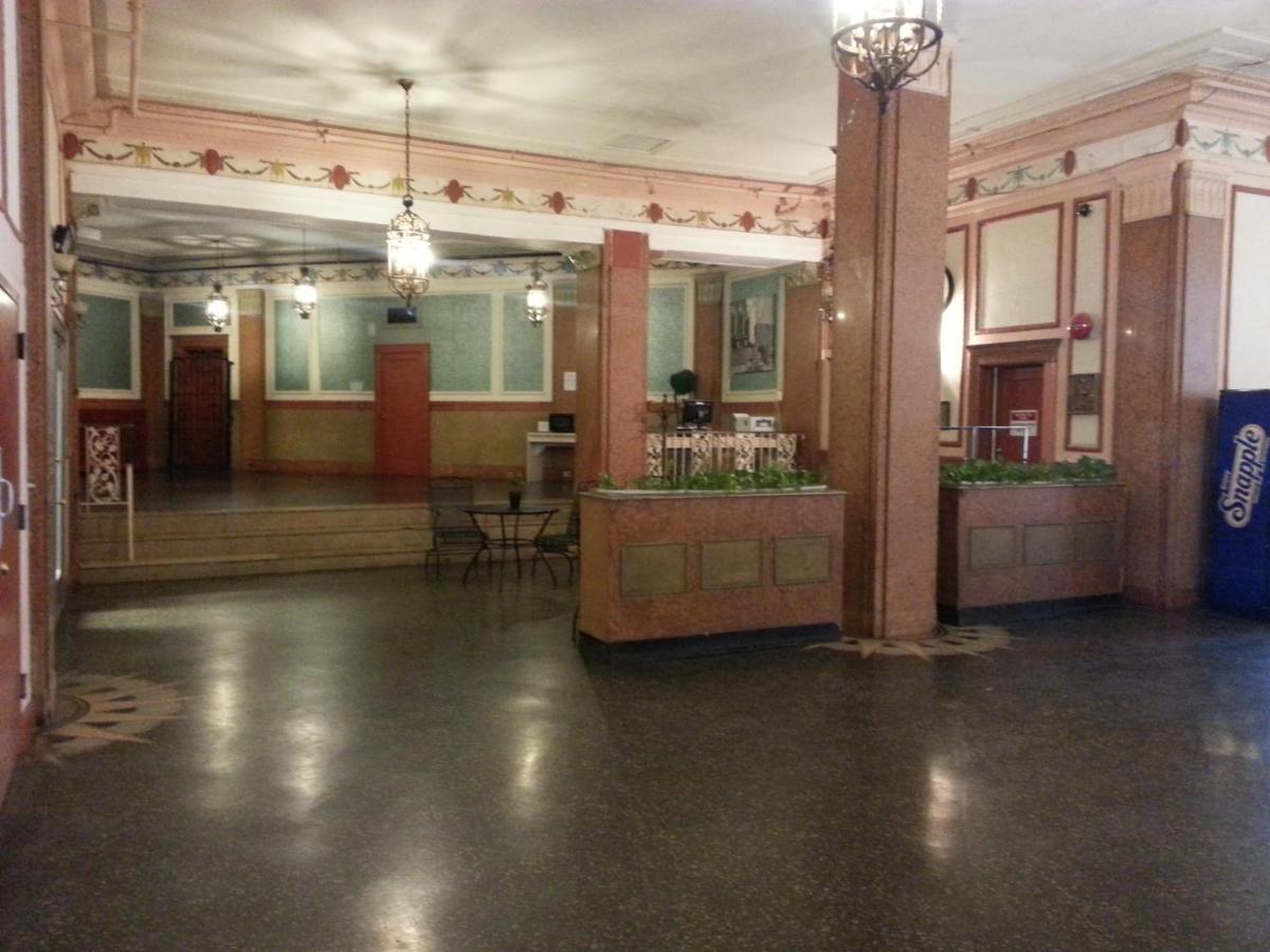 | Hotel Riviera