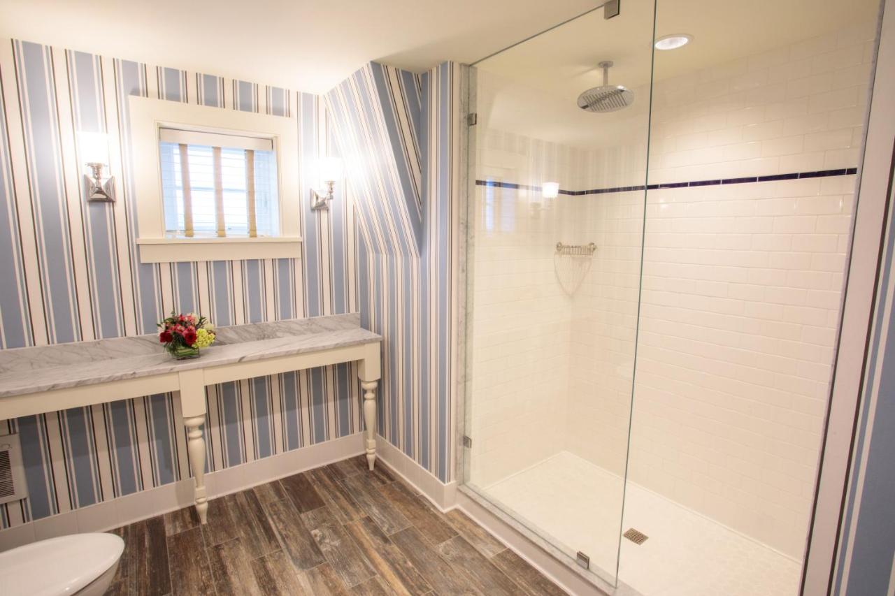 Ocean Front Junior King Suite at Beauport Hotel Gloucester
