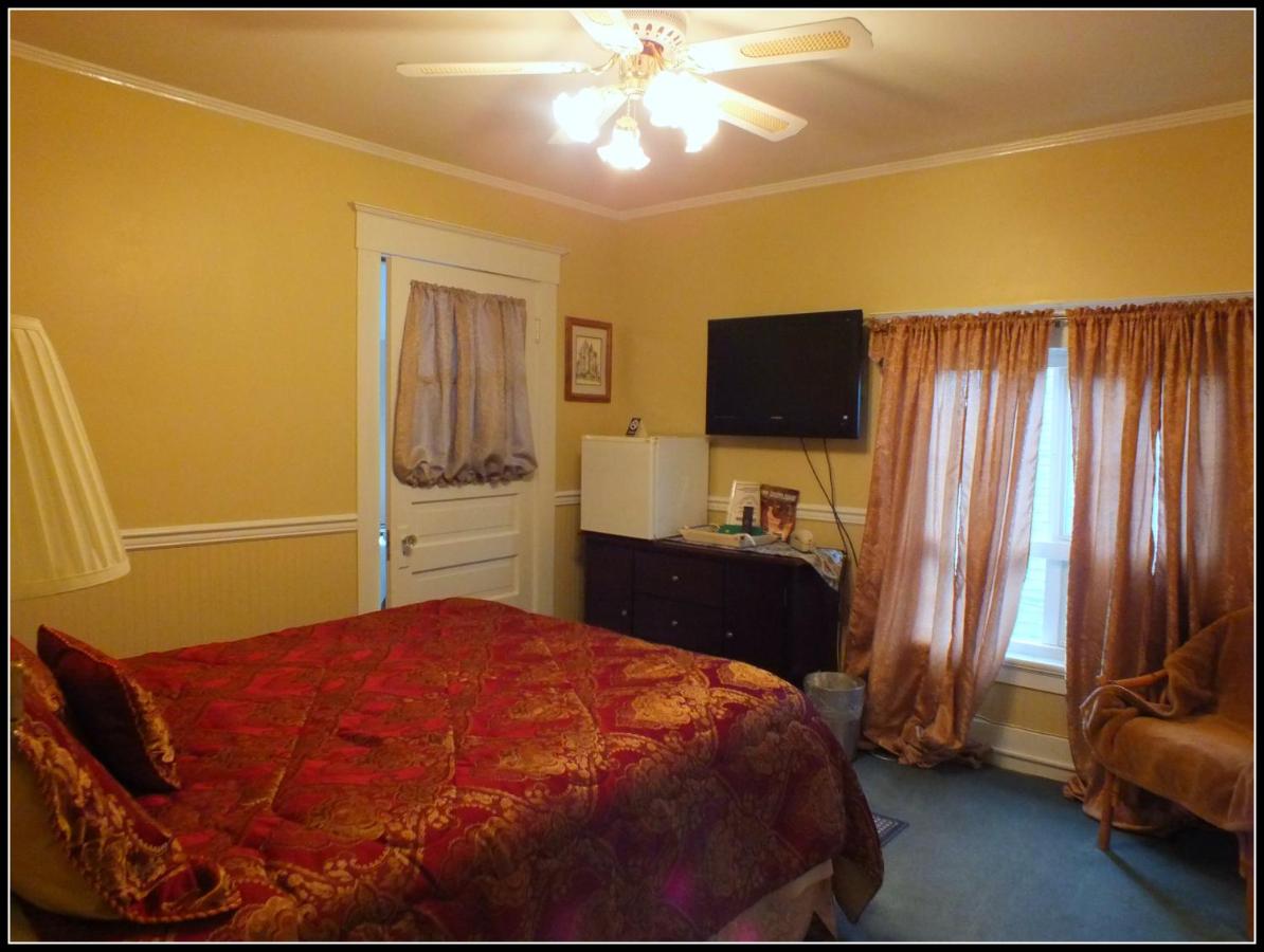 | Sunnyside Inn Bed &Breakfast