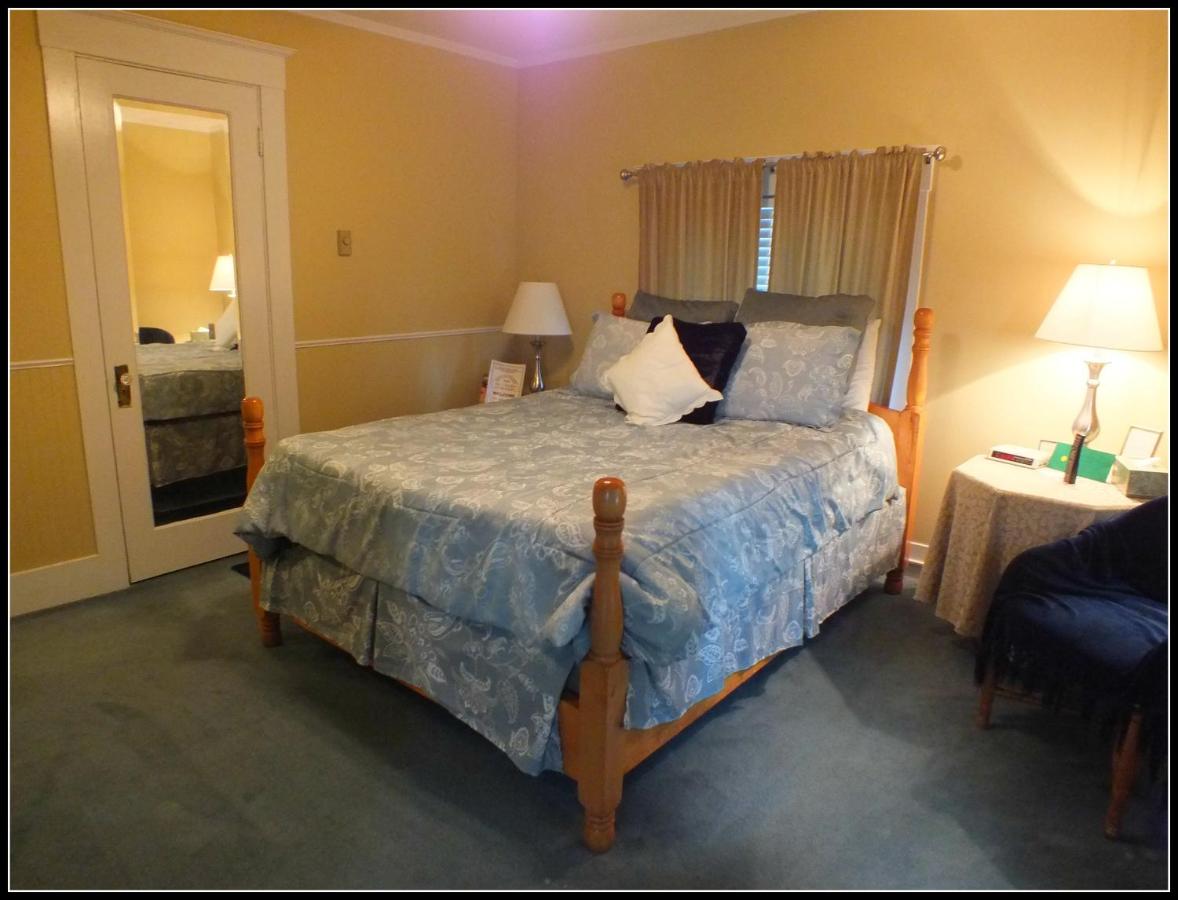 | Sunnyside Inn Bed &Breakfast