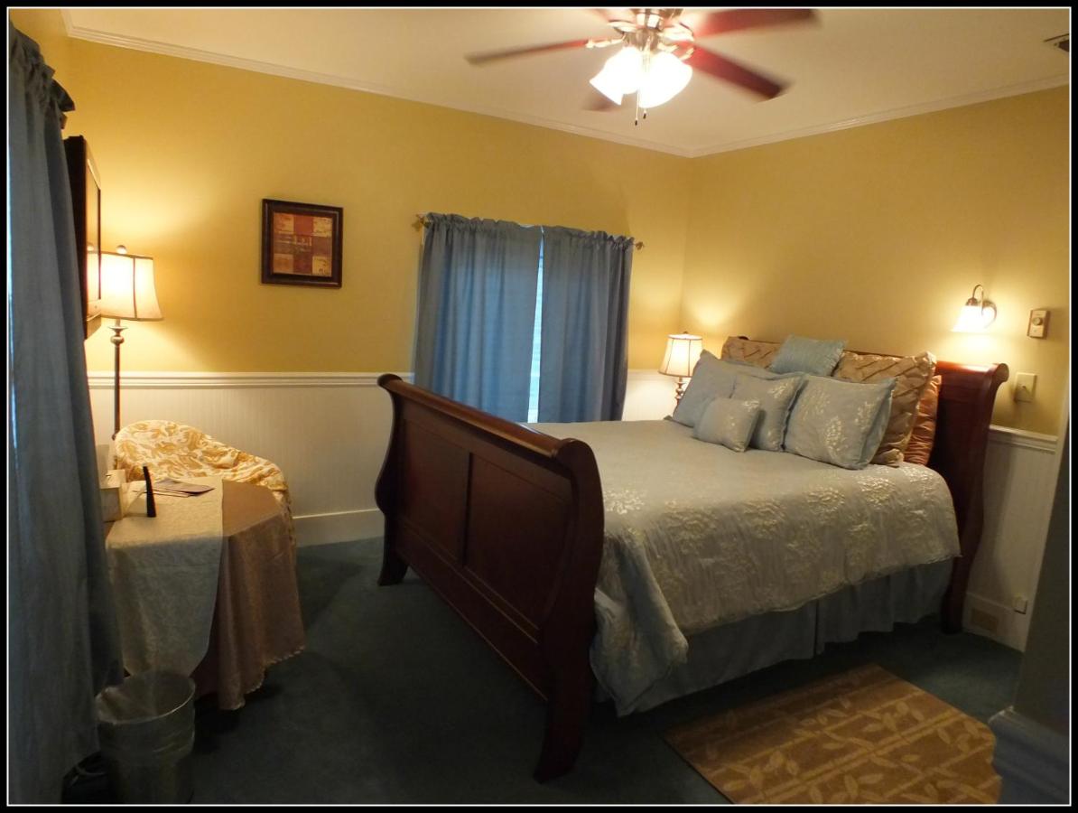 | Sunnyside Inn Bed &Breakfast