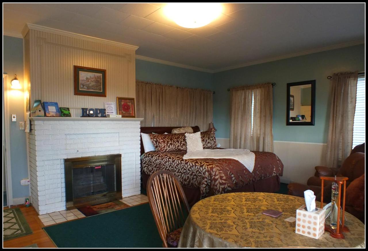 | Sunnyside Inn Bed &Breakfast
