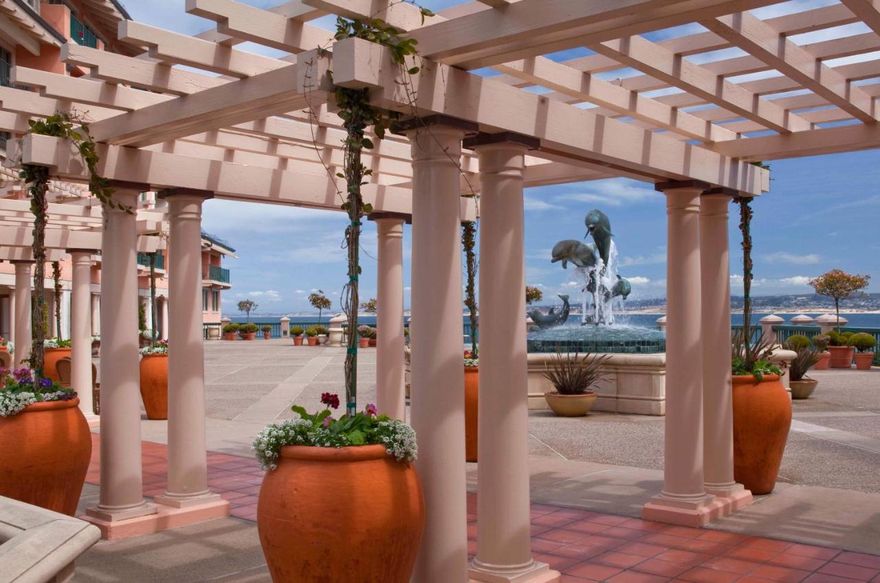Queen Room with Partial Sea View at Monterey Plaza Hotel & Spa