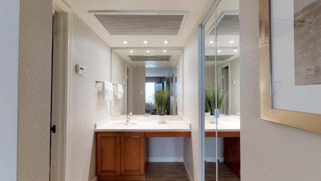 One Bedroom Suite - Kitchenette at Chase Suites Hotel Brea-Fullerton