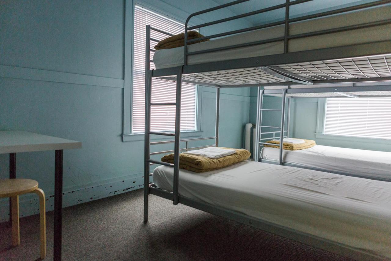 | HI - Seattle Hostel at the American Hotel