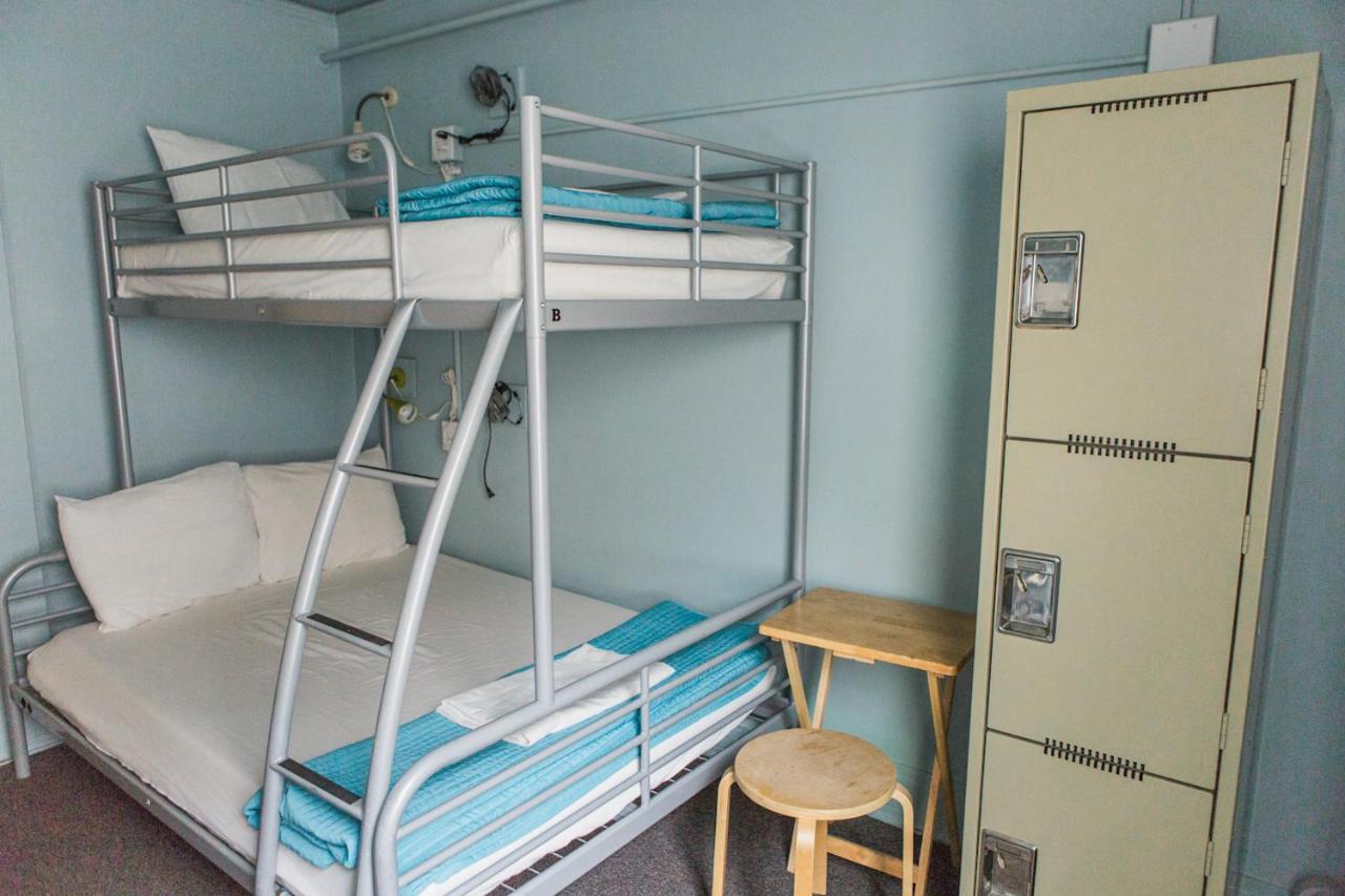 | HI - Seattle Hostel at the American Hotel