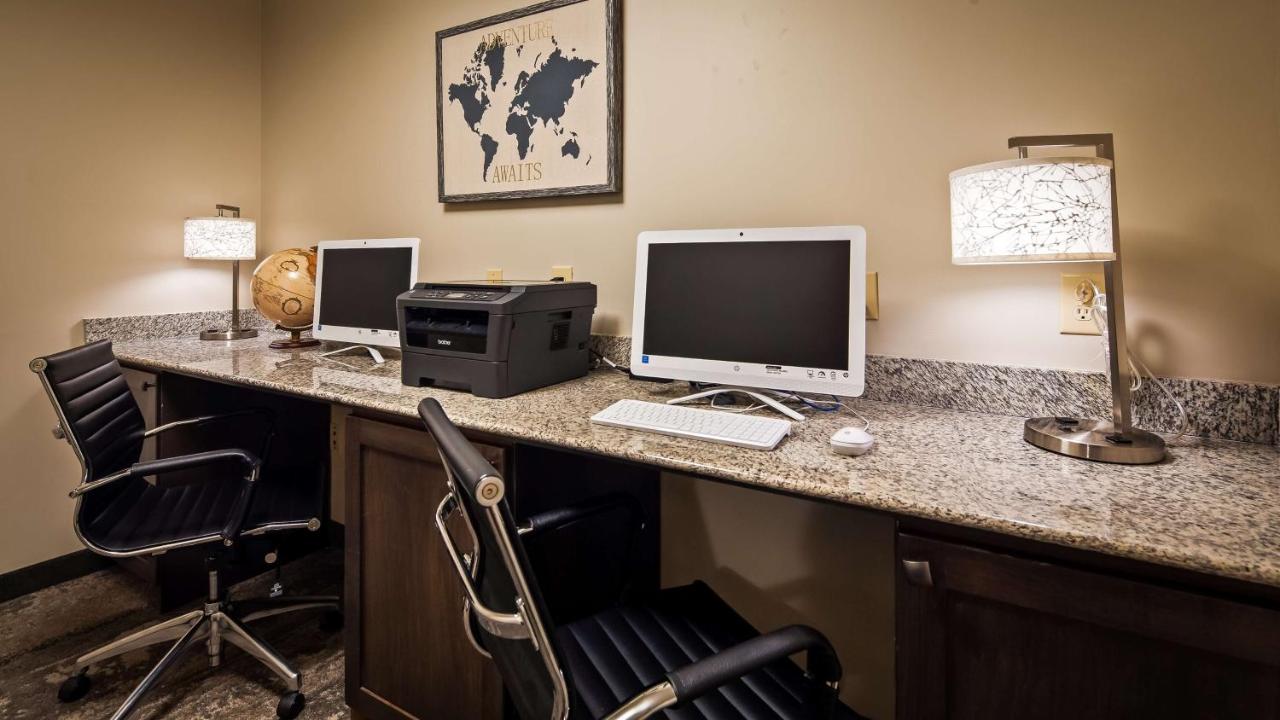| Best Western Plus Yadkin Valley Inn & Suites