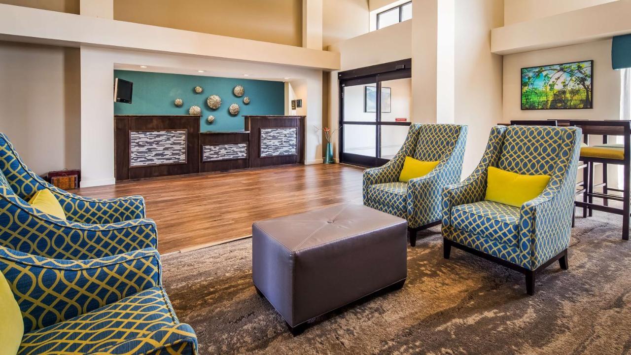 | Best Western Plus Yadkin Valley Inn & Suites