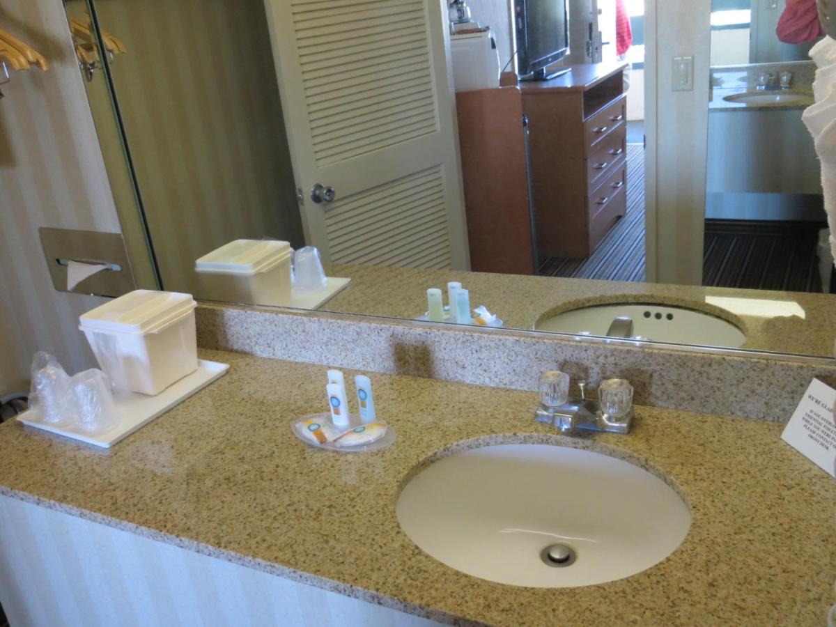 Deluxe Queen Room with Two Queen Beds - Poolside/Non-Smoking at Travelodge by Wyndham Palm Springs