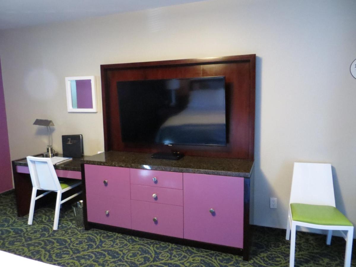 King Studio at 7 Springs Inn & Suites
