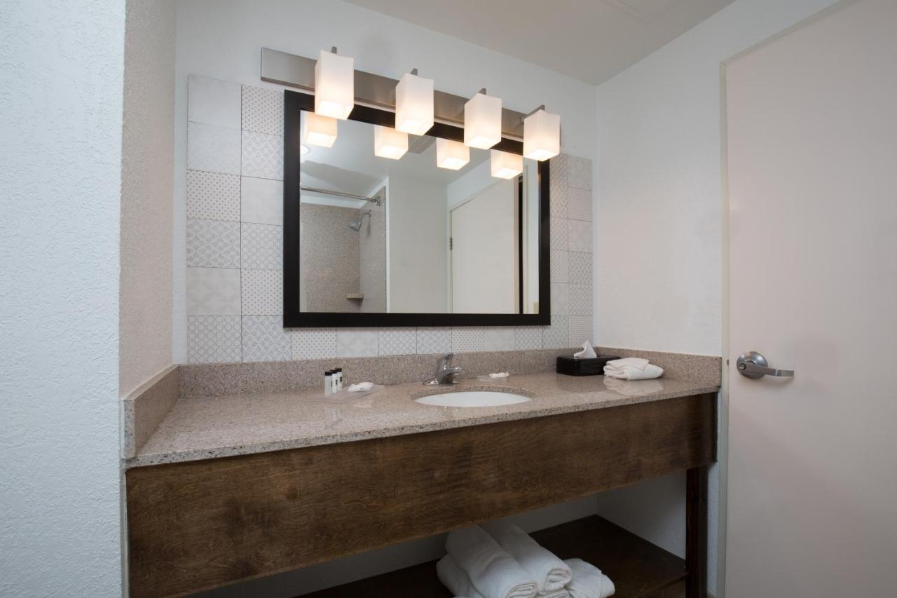 King Studio Suite - Non-Smoking at Country Inn & Suites by Radisson, Boone, NC