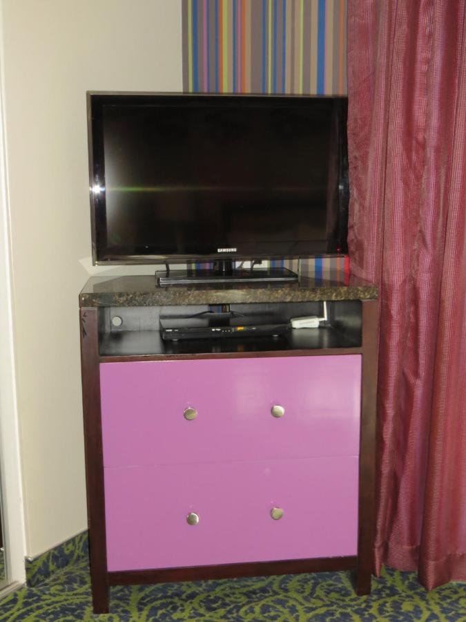 Deluxe Double Queen Room at 7 Springs Inn & Suites