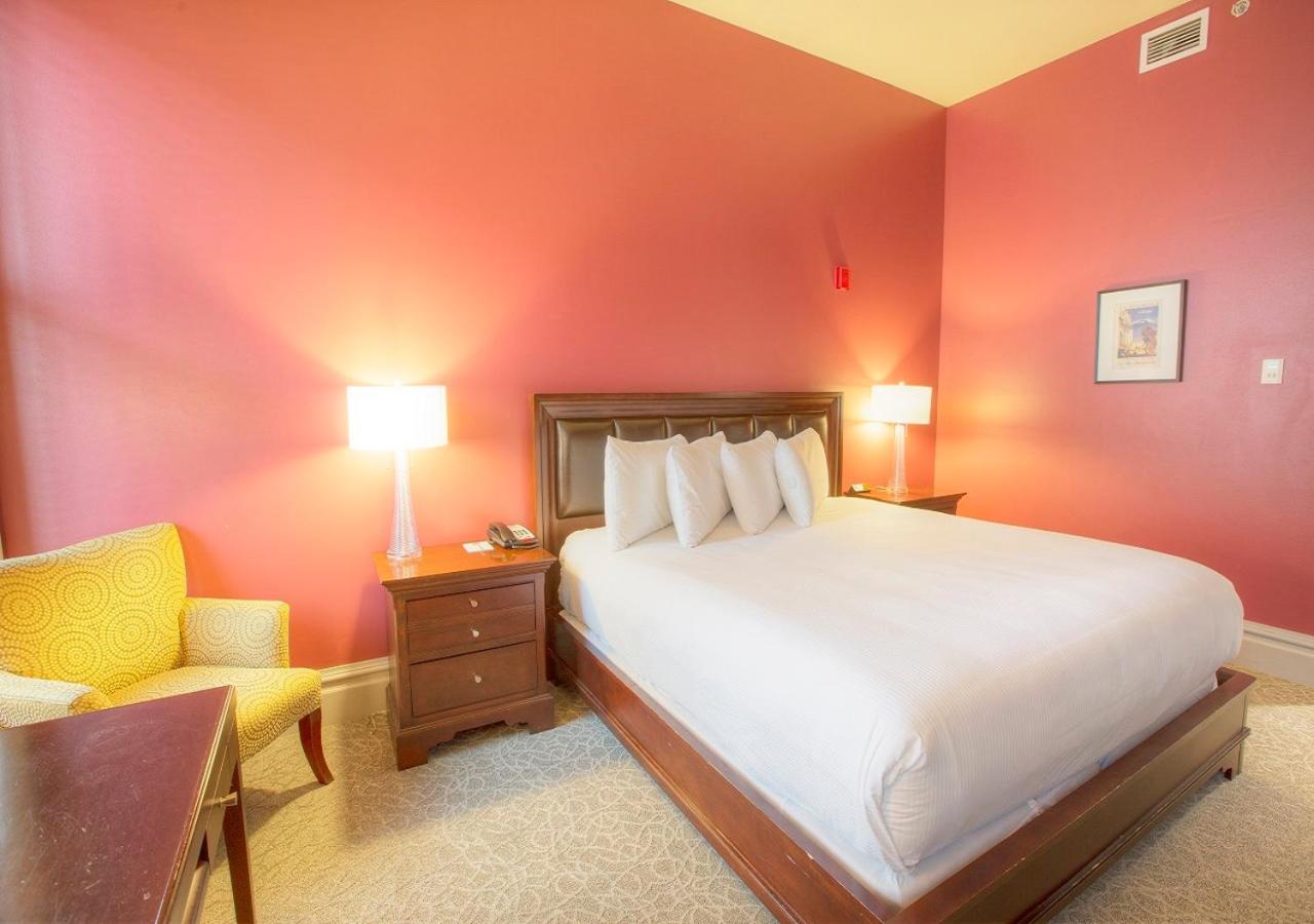 | Montvale Hotel
