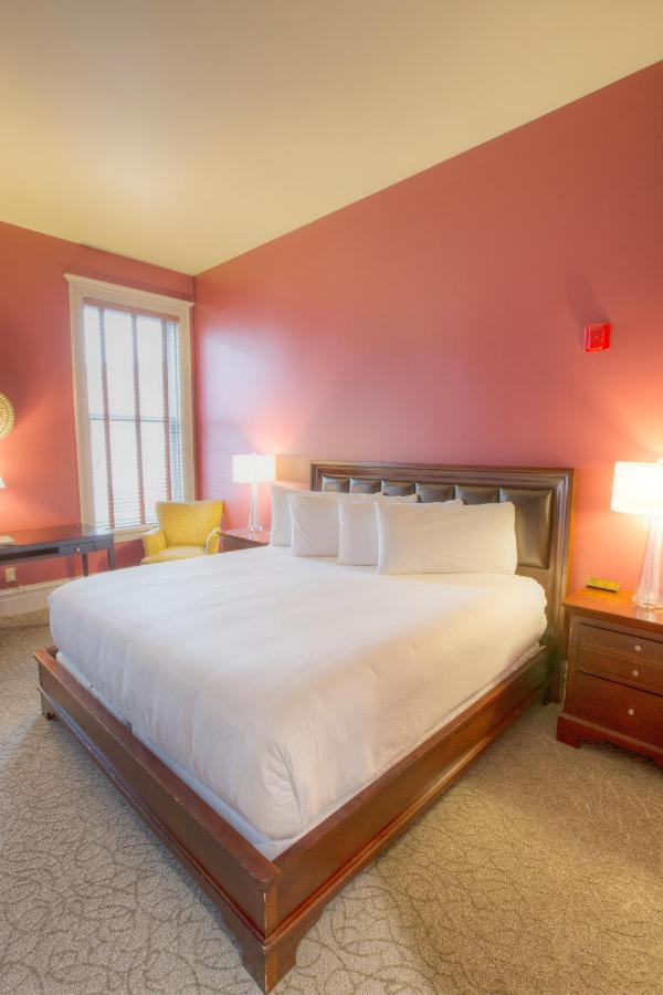 | Montvale Hotel