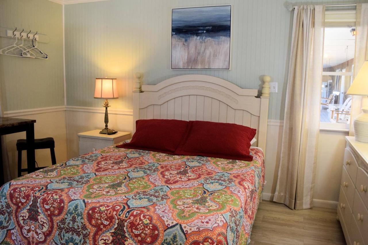 Queen Studio at Blackbeard's Lodge
