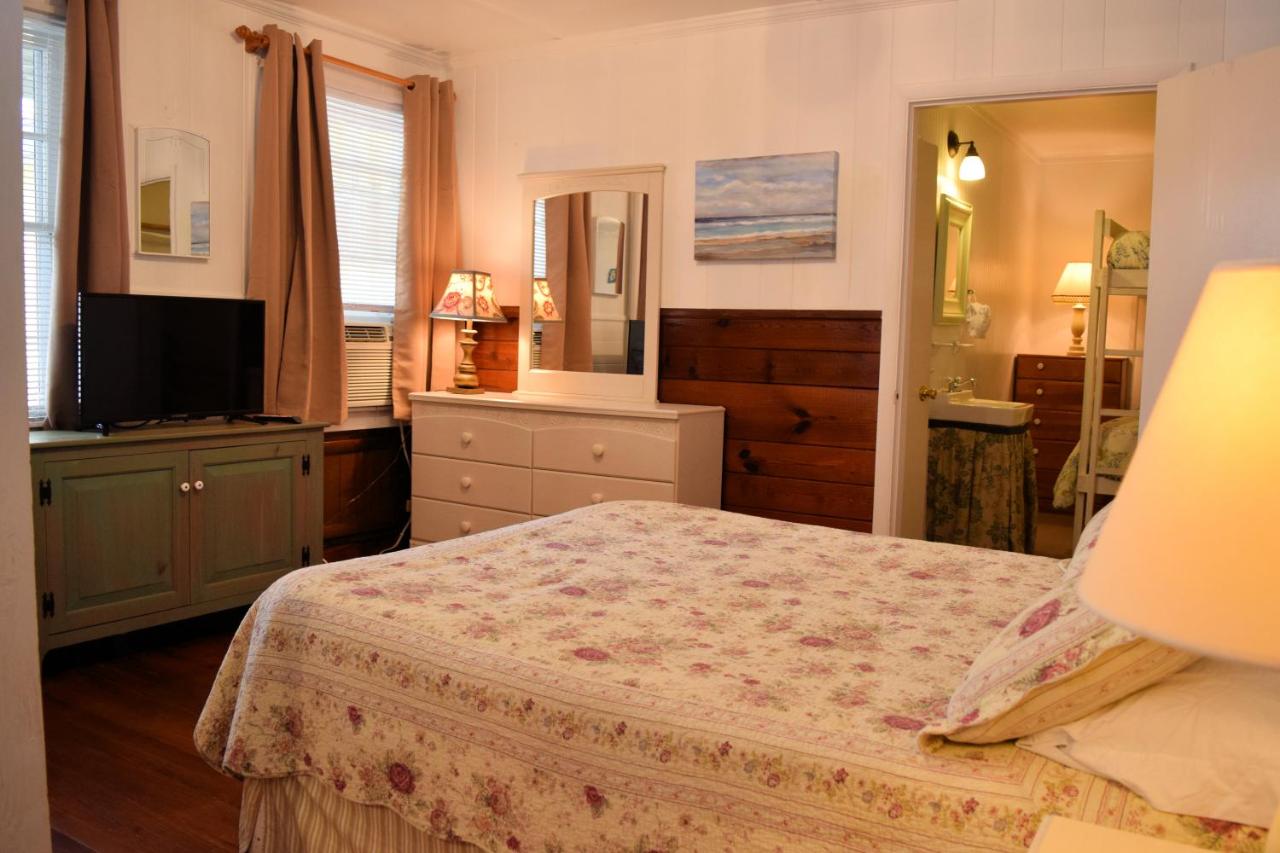 Standard Family Room at Blackbeard's Lodge