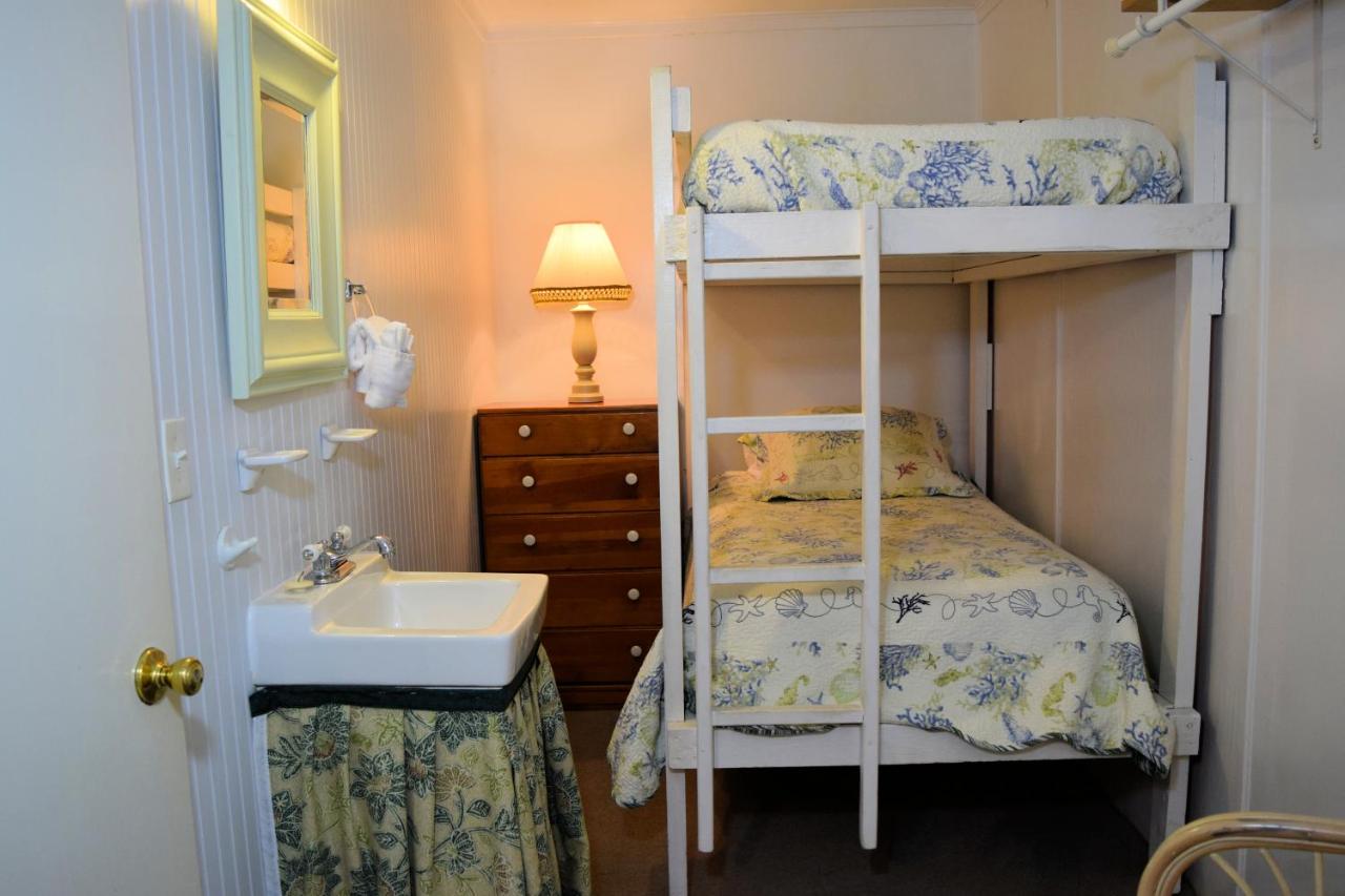 Standard Family Room at Blackbeard's Lodge