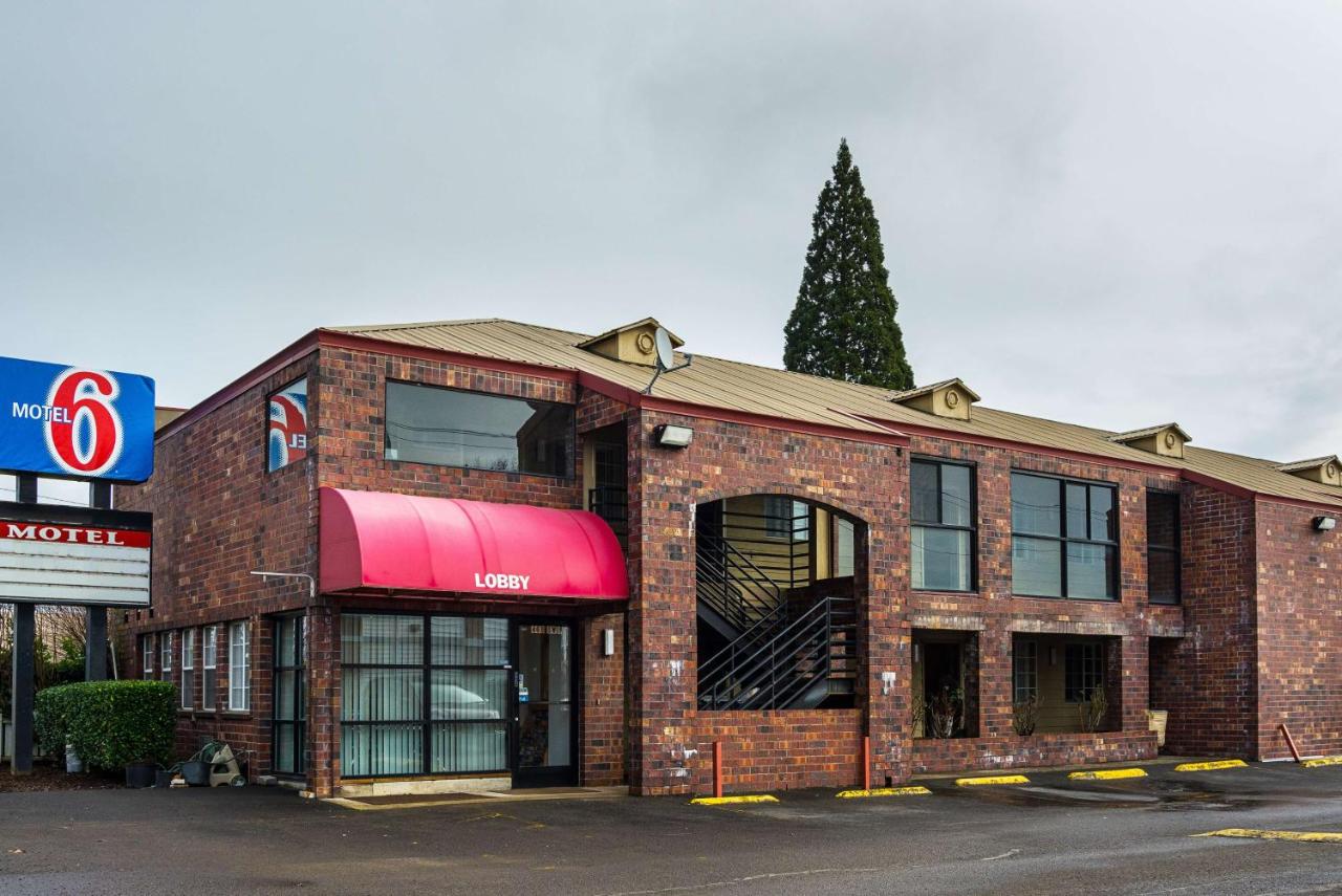 | Motel 6-Canby, OR