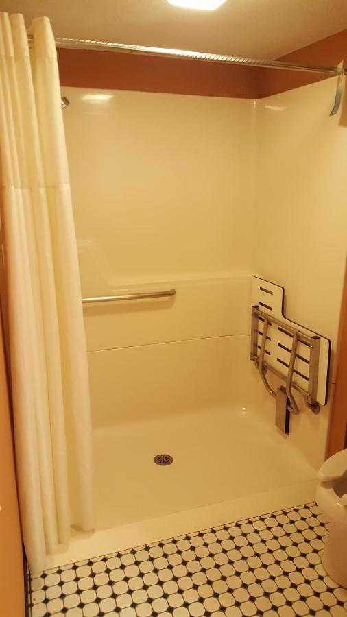 | Best Western Plus Dockside Waterfront Inn
