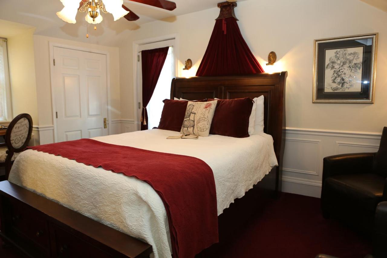  | Martha's Vineyard B & B
