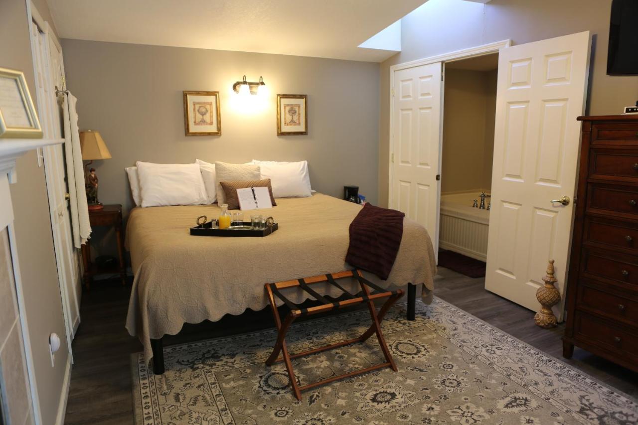  | Martha's Vineyard B & B