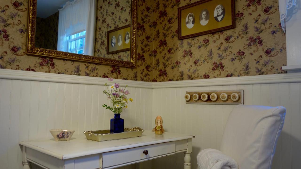 | Acadia Bay Inn