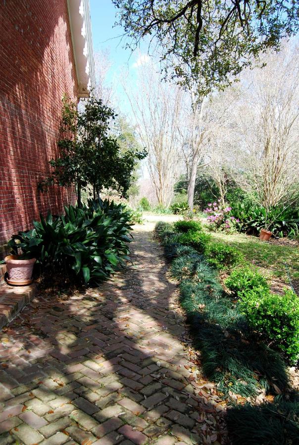 | Glenfield Plantation Historic Antebellum Bed and Breakfast