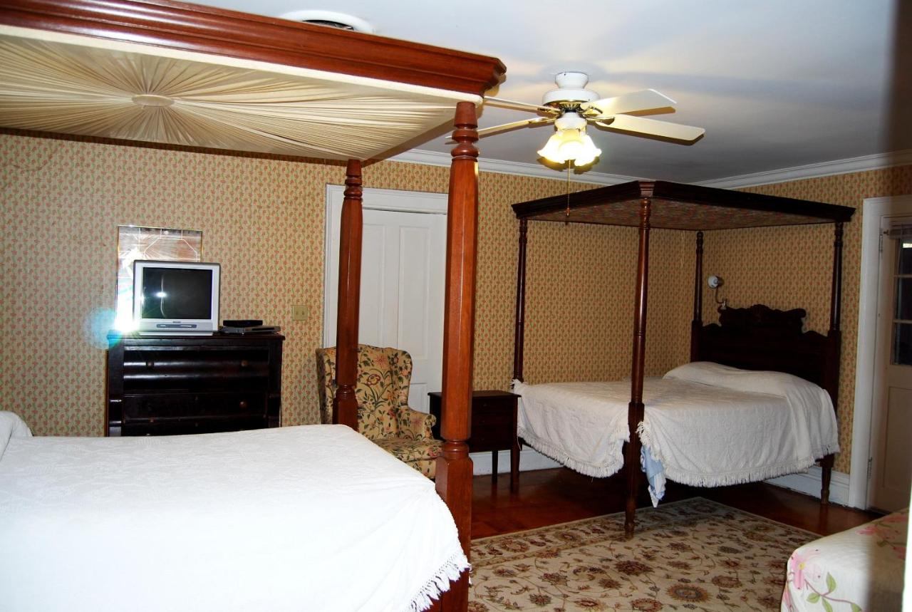 | Glenfield Plantation Historic Antebellum Bed and Breakfast