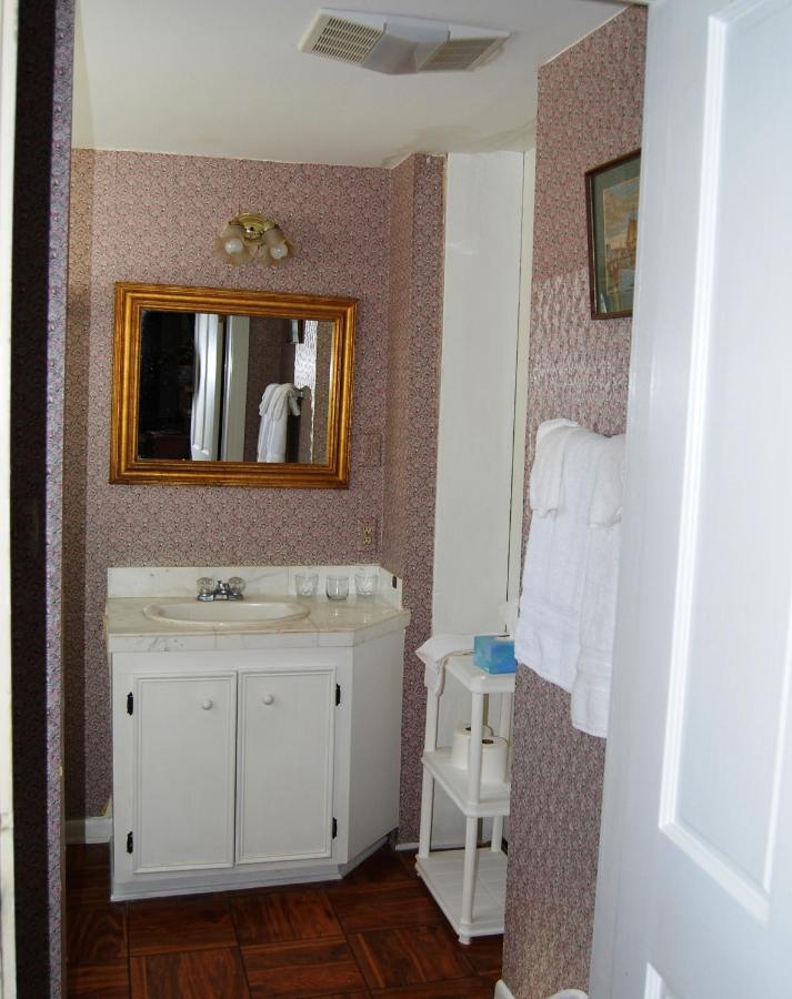 | Glenfield Plantation Historic Antebellum Bed and Breakfast