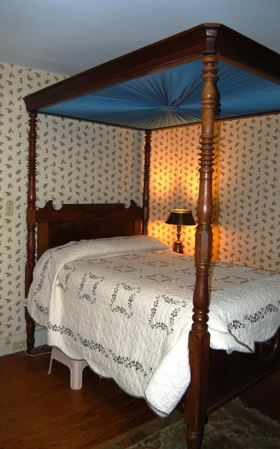 | Glenfield Plantation Historic Antebellum Bed and Breakfast