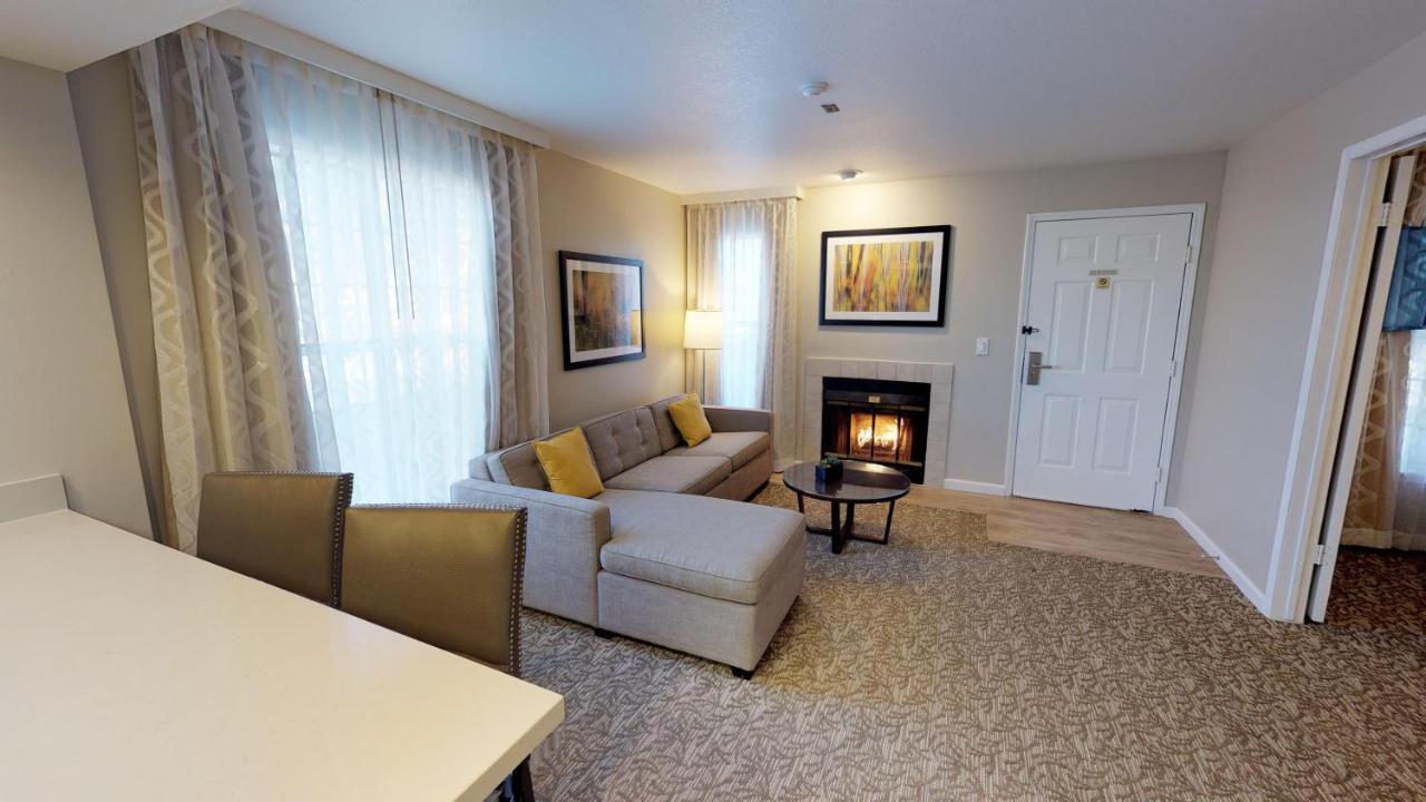 One-Bedroom Suite - 2 Double Beds at Chase Suite Hotel Newark-Fremont