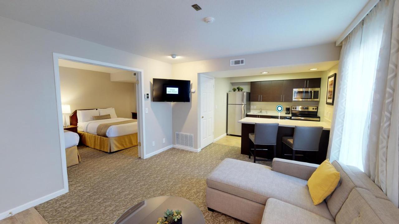 One-Bedroom Suite - 2 Double Beds at Chase Suite Hotel Newark-Fremont